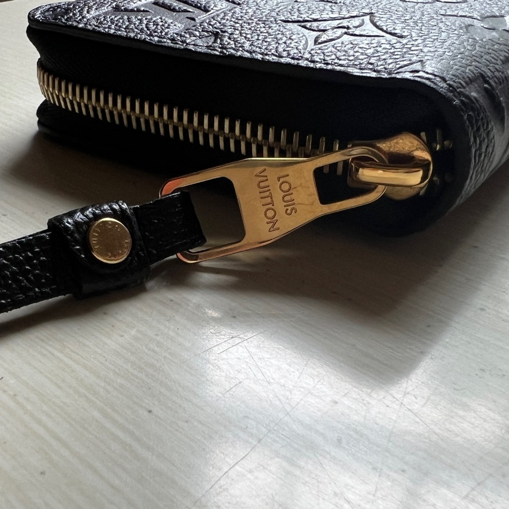 Louis Vuitton Zippy Wallet M61864 - Picture 9 of 15